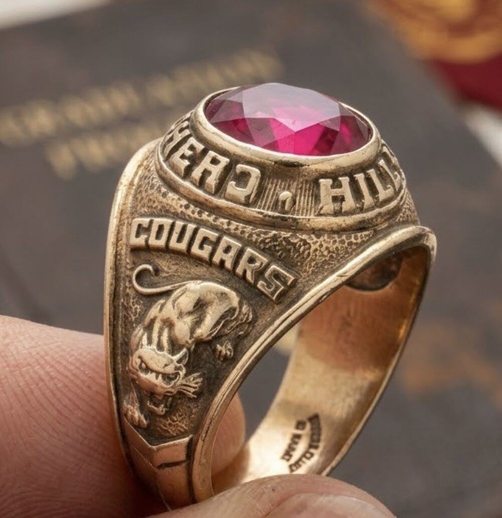 Vintage 1971 Cherry Hill East Cougars Class Ring 10K Yellow Gold Dieges Clust 9g